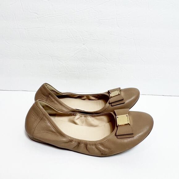COLE HAAN WOMENS CLOSED TOE BALLET FLATS BEIGE SIZE 8 - Picture 1 of 7
